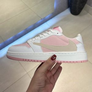 ترویس صورتی