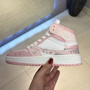 ترویس صورتی ساقدار