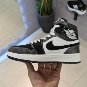 جردن ۱ ساقدار مشکی سفید